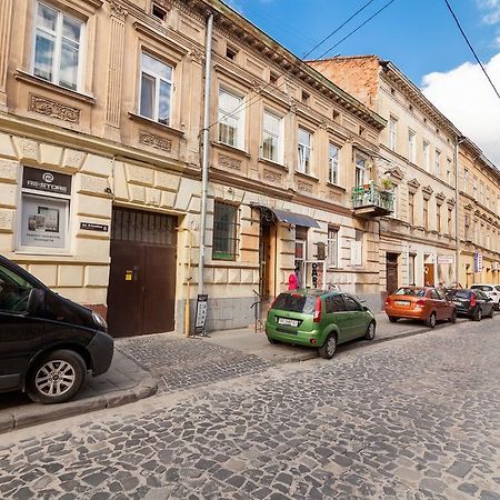 Near Opera Apartment Lviv Ngoại thất bức ảnh