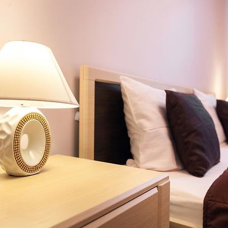 Near Opera Apartment Lviv Ngoại thất bức ảnh