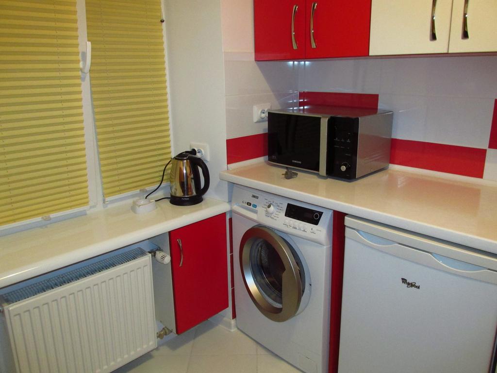 Near Opera Apartment Lviv Ngoại thất bức ảnh