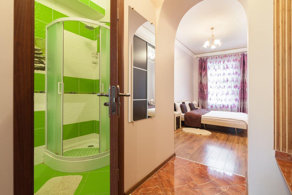 Near Opera Apartment Lviv Ngoại thất bức ảnh