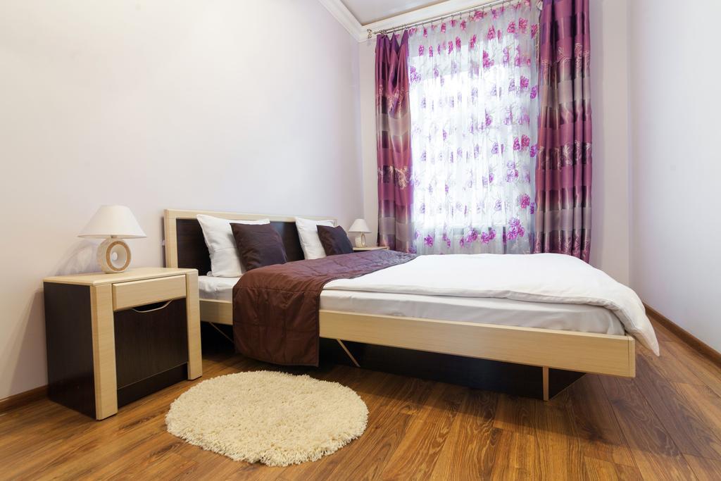 Near Opera Apartment Lviv Ngoại thất bức ảnh