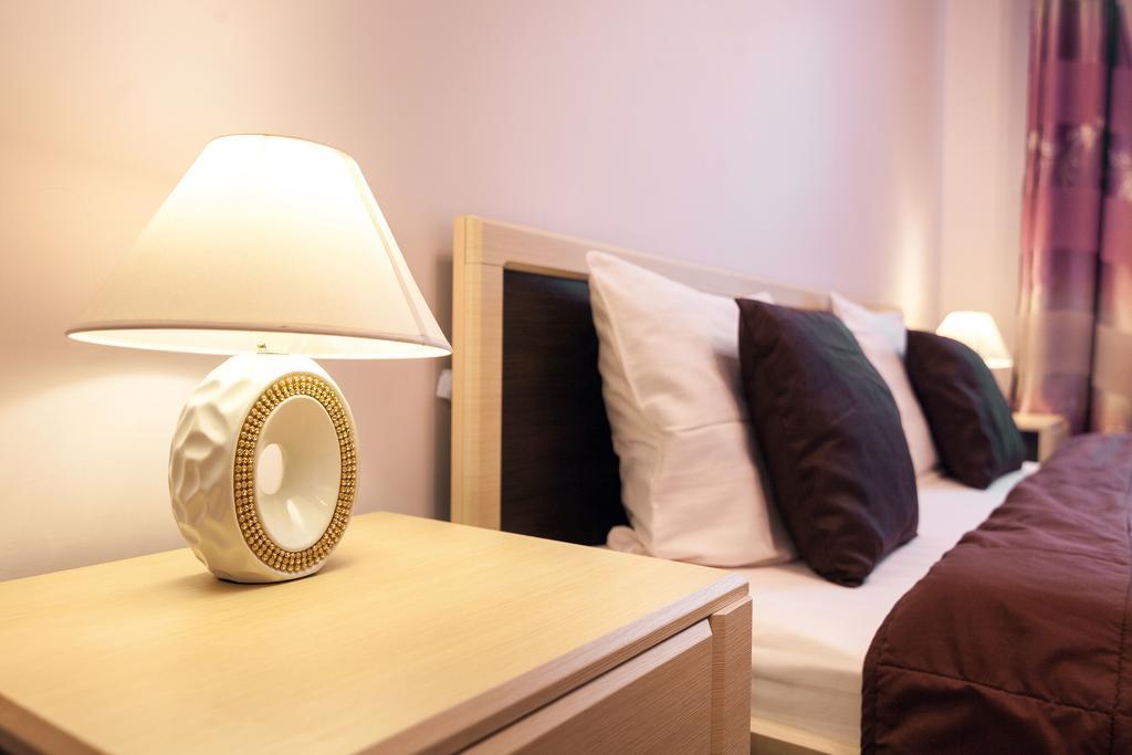 Near Opera Apartment Lviv Ngoại thất bức ảnh
